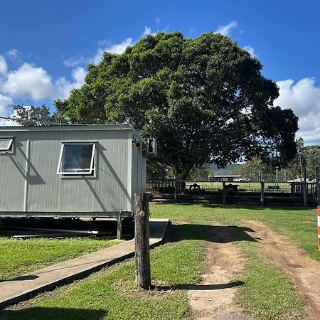 Gundy Pub & Caravan Park Gundiah Esterno foto