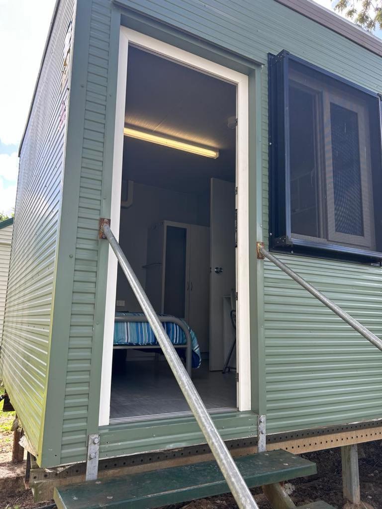 Gundy Pub & Caravan Park Gundiah Esterno foto