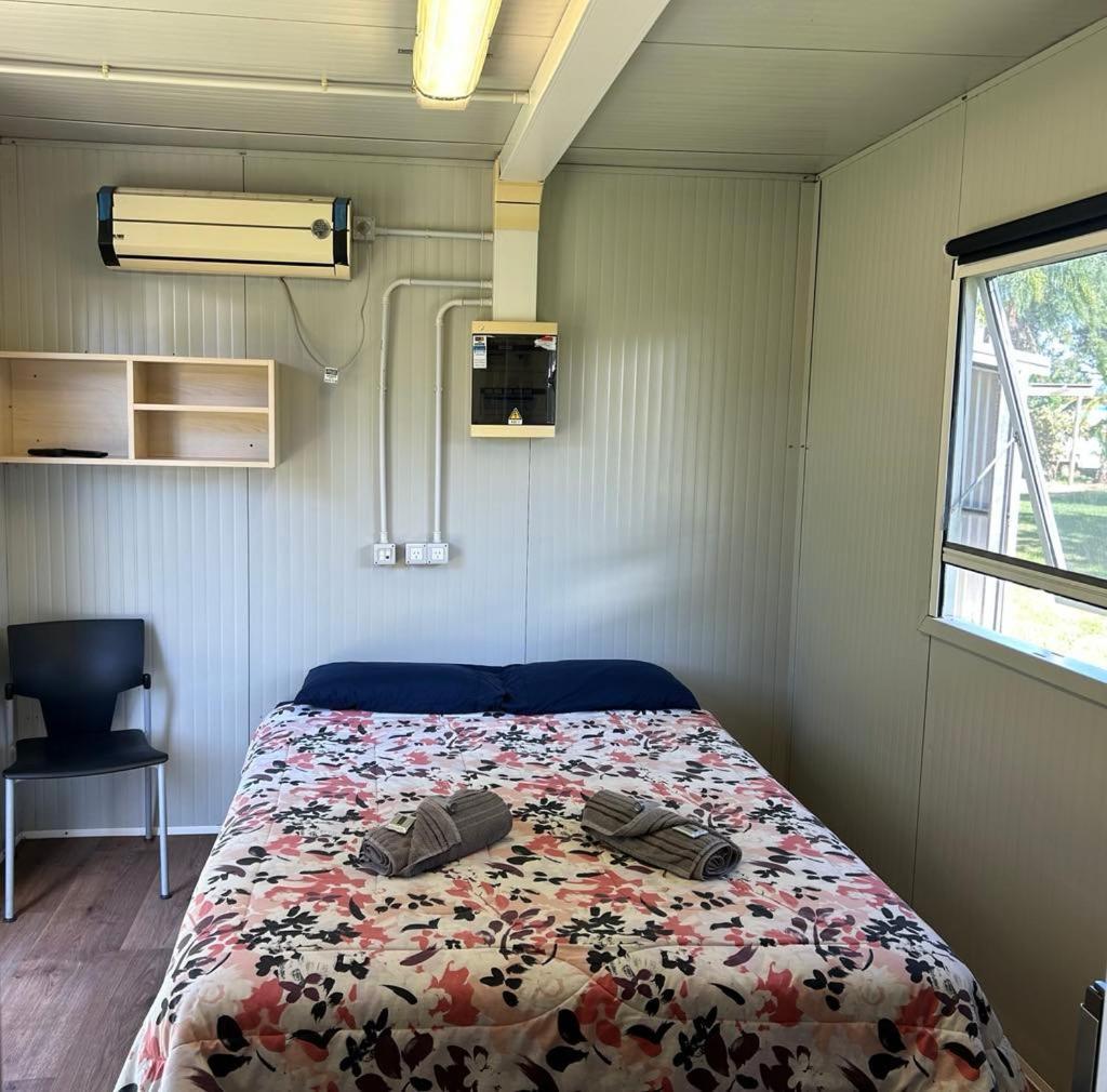 Gundy Pub & Caravan Park Gundiah Esterno foto