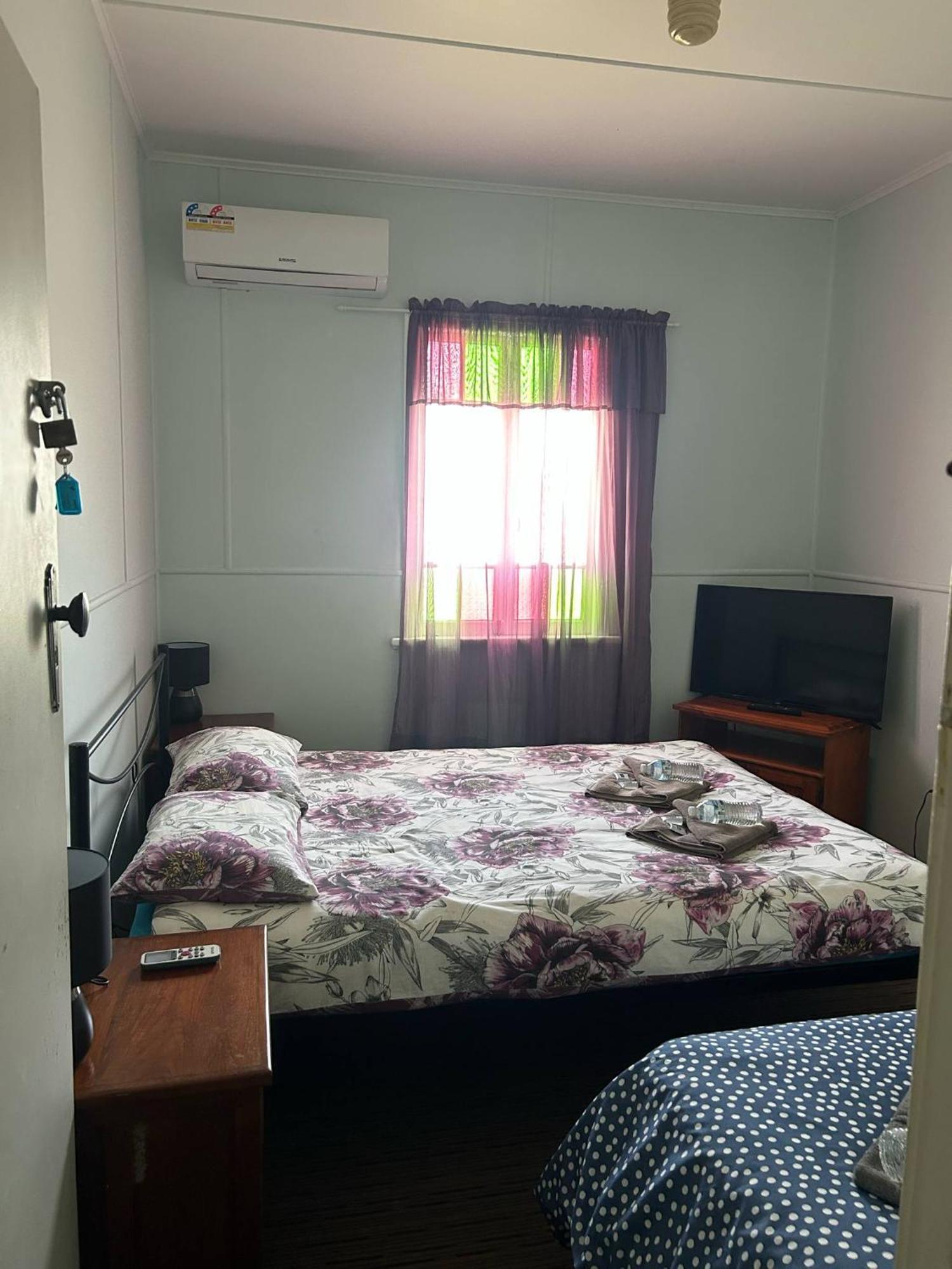 Gundy Pub & Caravan Park Gundiah Esterno foto